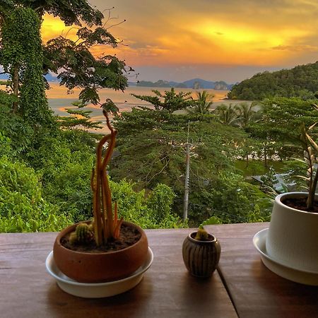 Hillhouse - Koh Yao Noi Bed & Breakfast Exterior photo