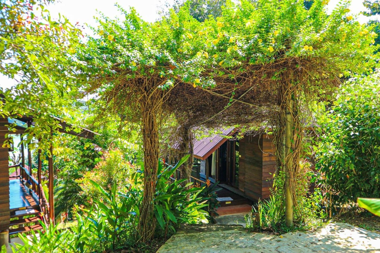 Hillhouse - Koh Yao Noi Bed & Breakfast Exterior photo